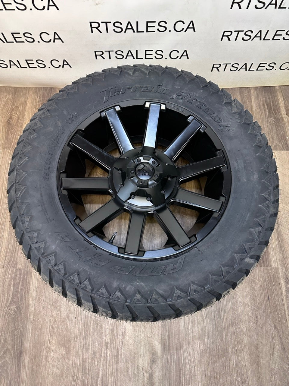 35x12.5x20 AMP Attack tires Fuel Rims Dodge Ram GM 2500 3500