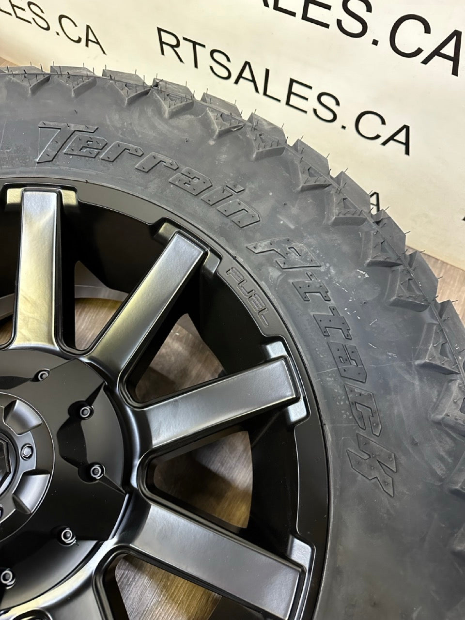 35x12.5x20 AMP Attack tires Fuel Rims Dodge Ram GM 2500 3500