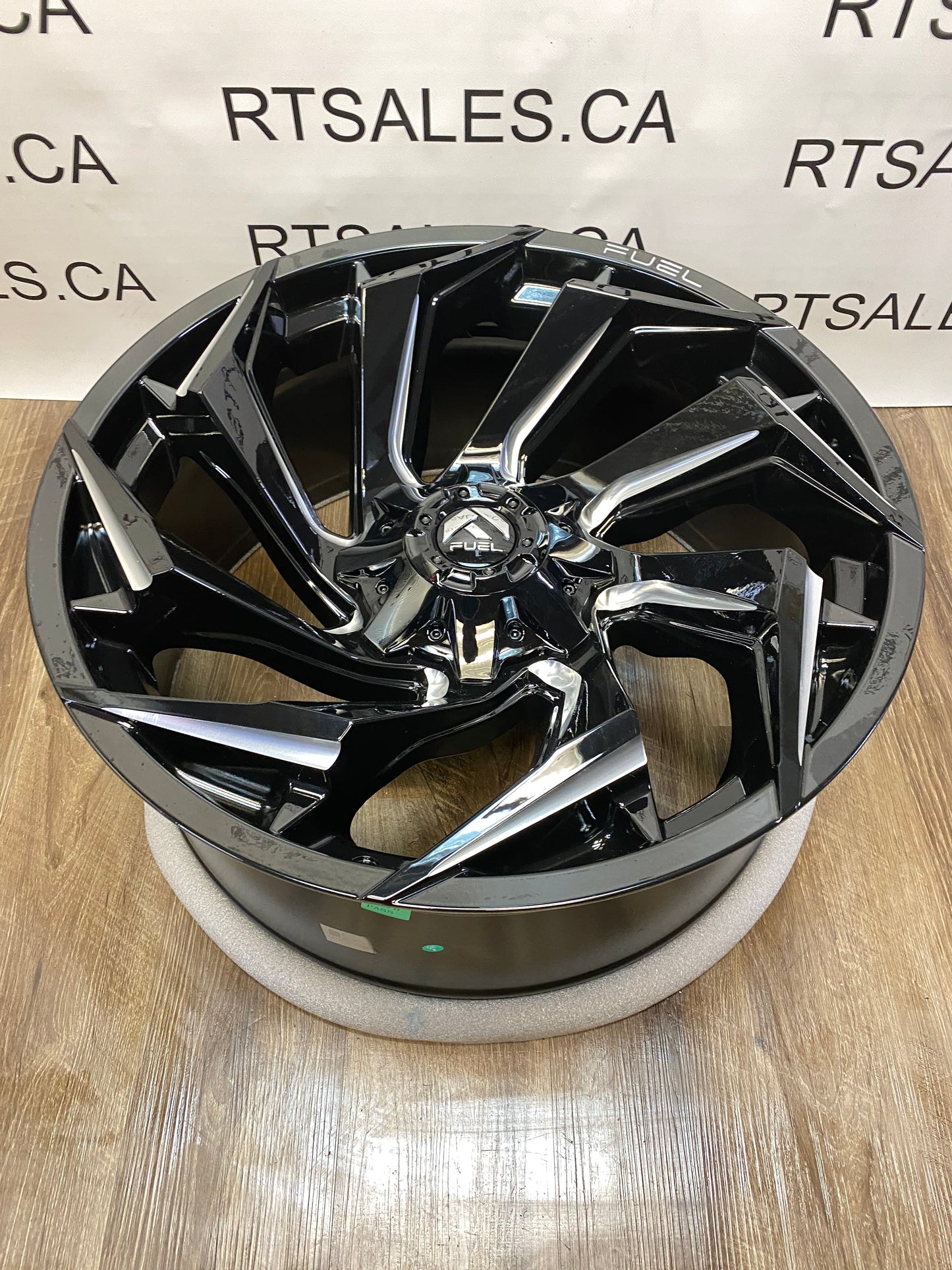 22x10 Fuel Reaction Rims 8x180 Chevy 2500 3500