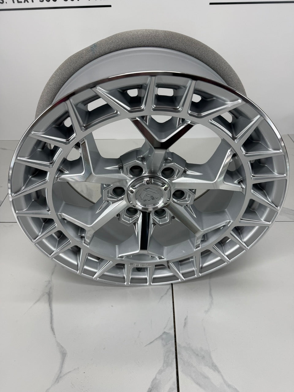 22x9.5 Fuel Charger Gloss Silver Machined 6x135