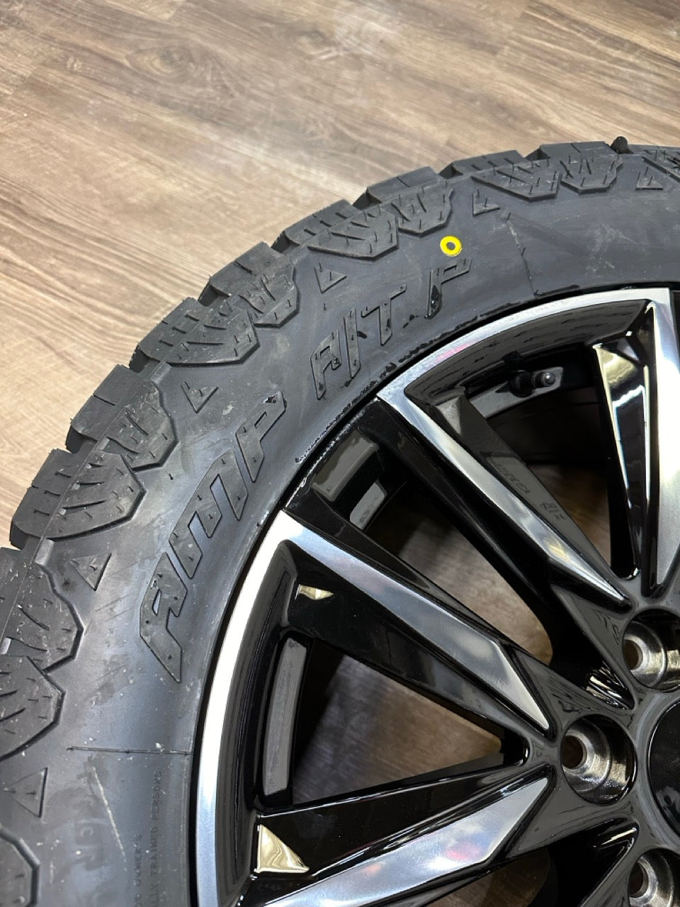 275/60/20 tires Rims 6x139.7 GMC Chevy 1500