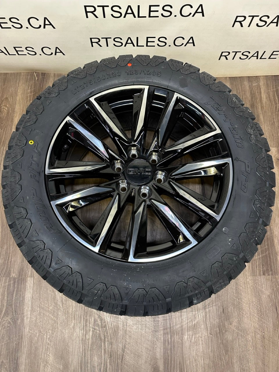 275/60/20 tires Rims 6x139.7 GMC Chevy 1500