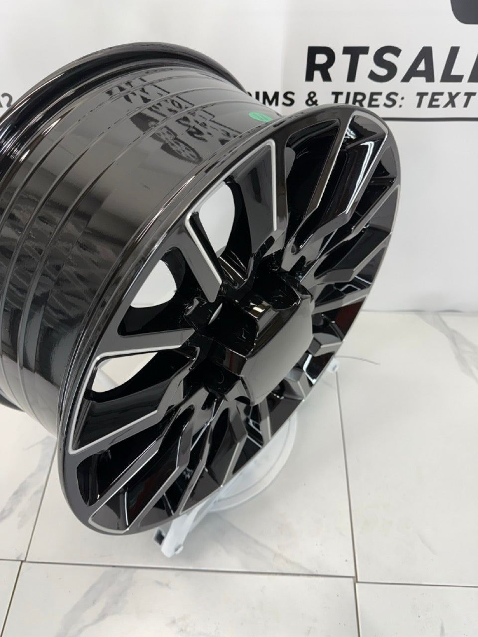 20x8.5 GMC CHEVY Replika Rims 8x180 2500 3500