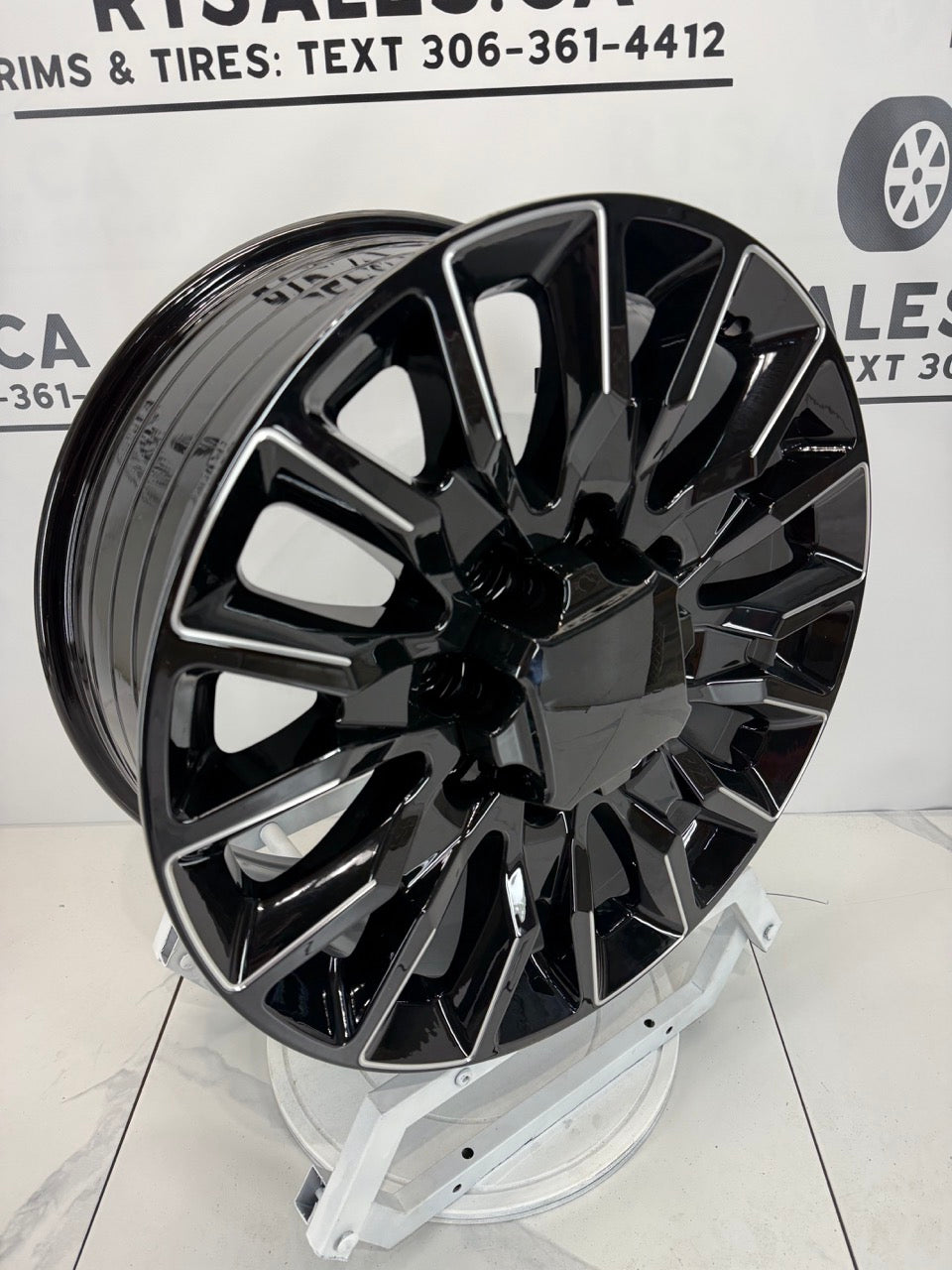 20x8.5 GMC CHEVY Replika Rims 8x180 2500 3500