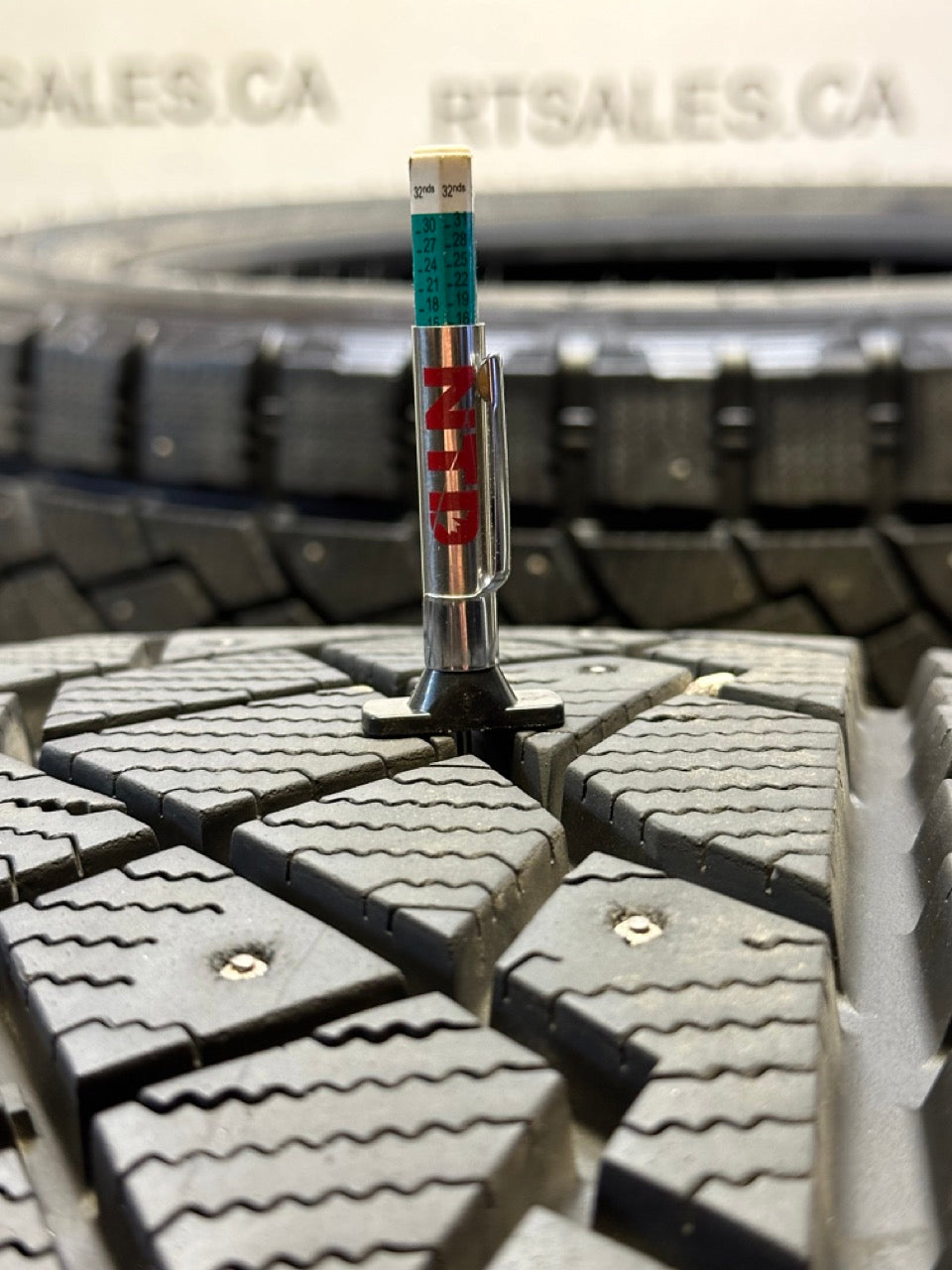 35x12.5x22 Predator MUTANT ICE E Winter Studded Tires (USED)