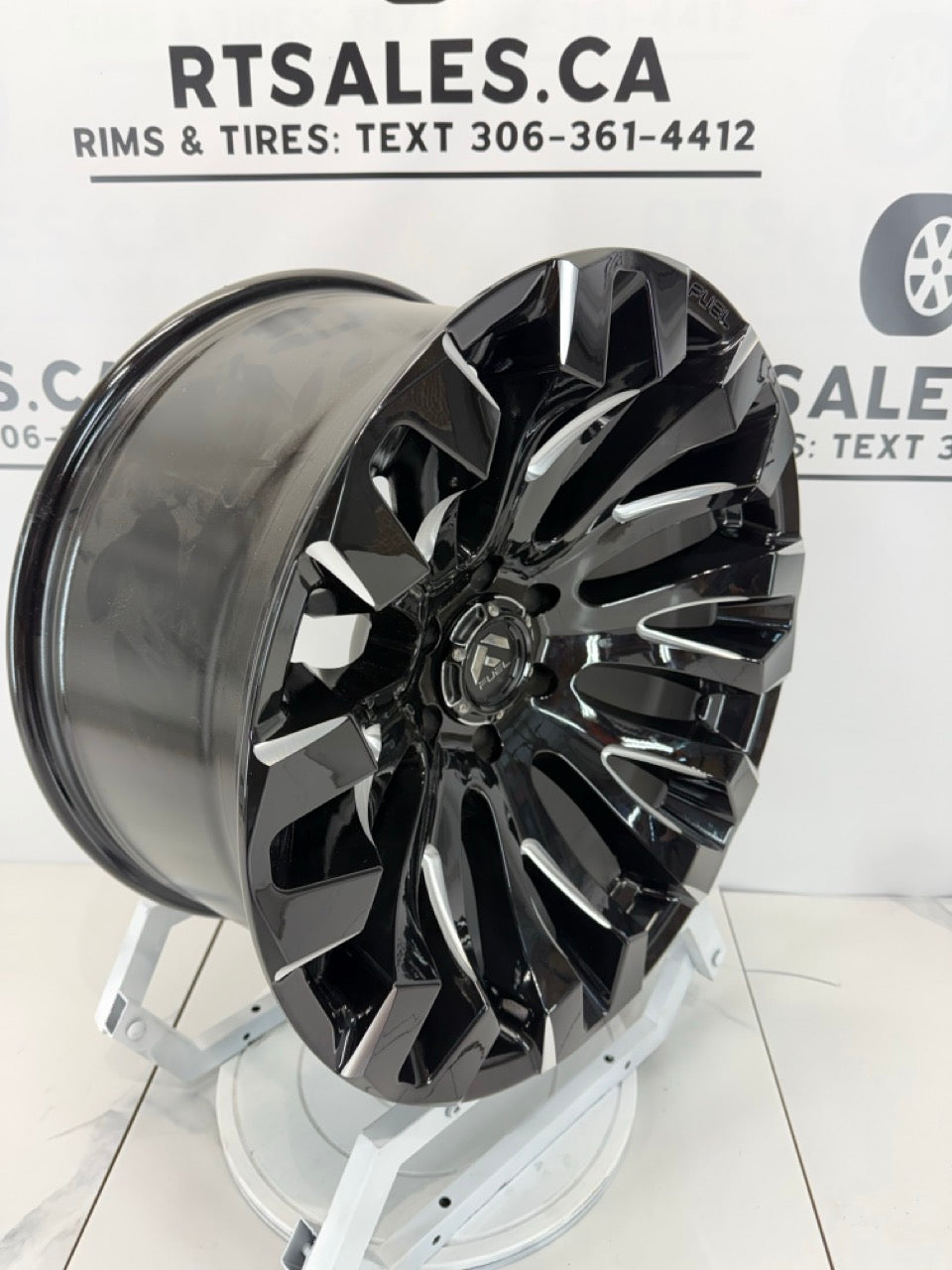 20x10 Fuel Quake Rims 6x135
