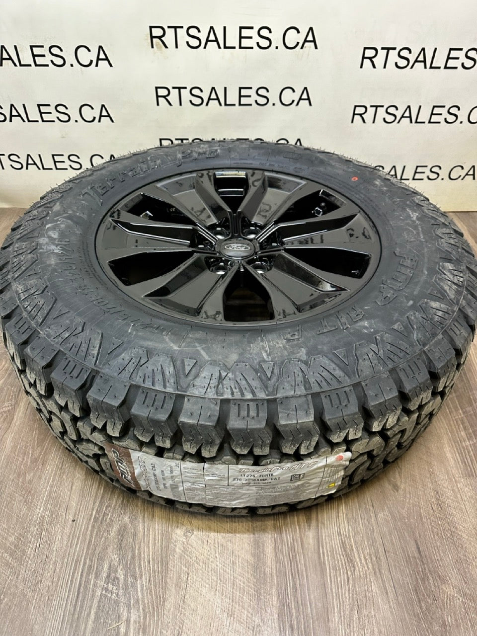275/70/18 Tires 18x8.5 Replika R250 Rims 6x135 Ford F150