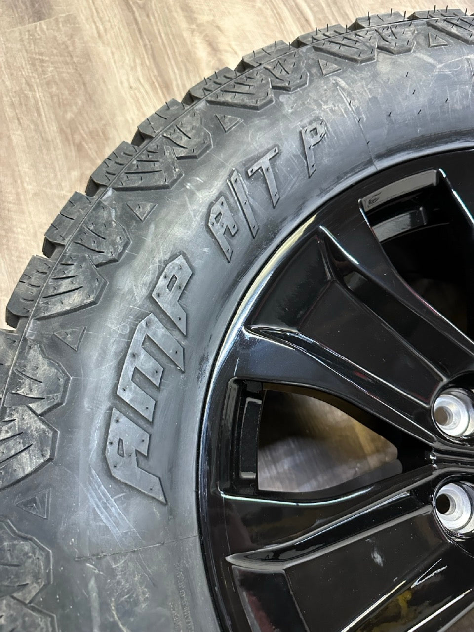 275/70/18 Tires 18x8.5 Replika R250 Rims 6x135 Ford F150