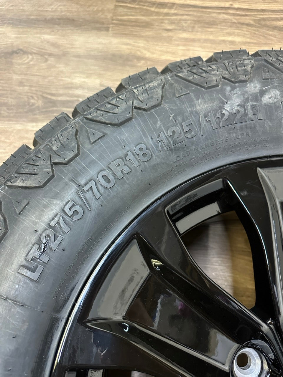 275/70/18 Tires 18x8.5 Replika R250 Rims 6x135 Ford F150