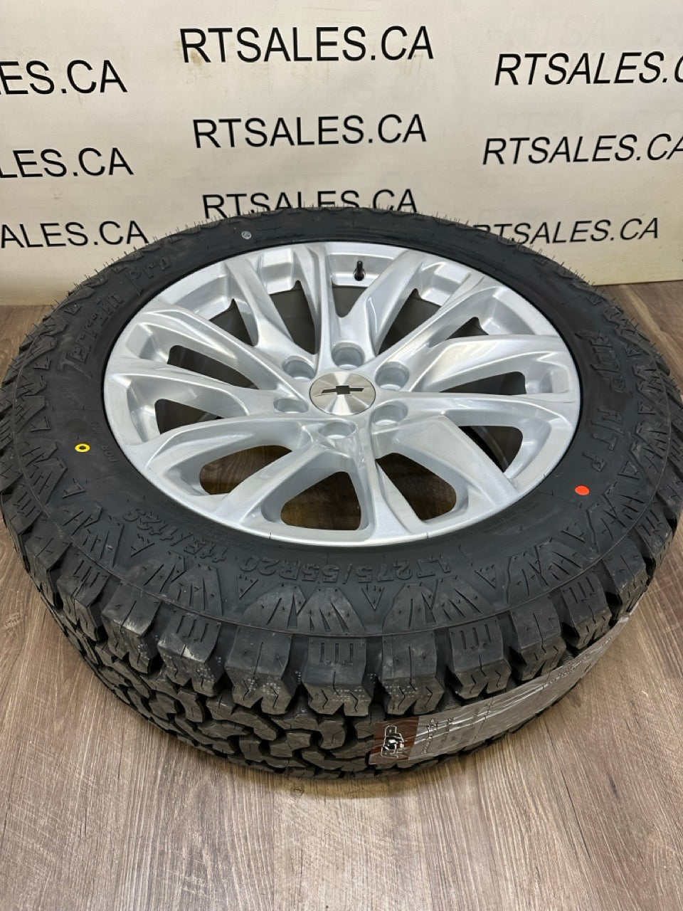 275/55/20 All season tires on rims Chevy GMC 1500