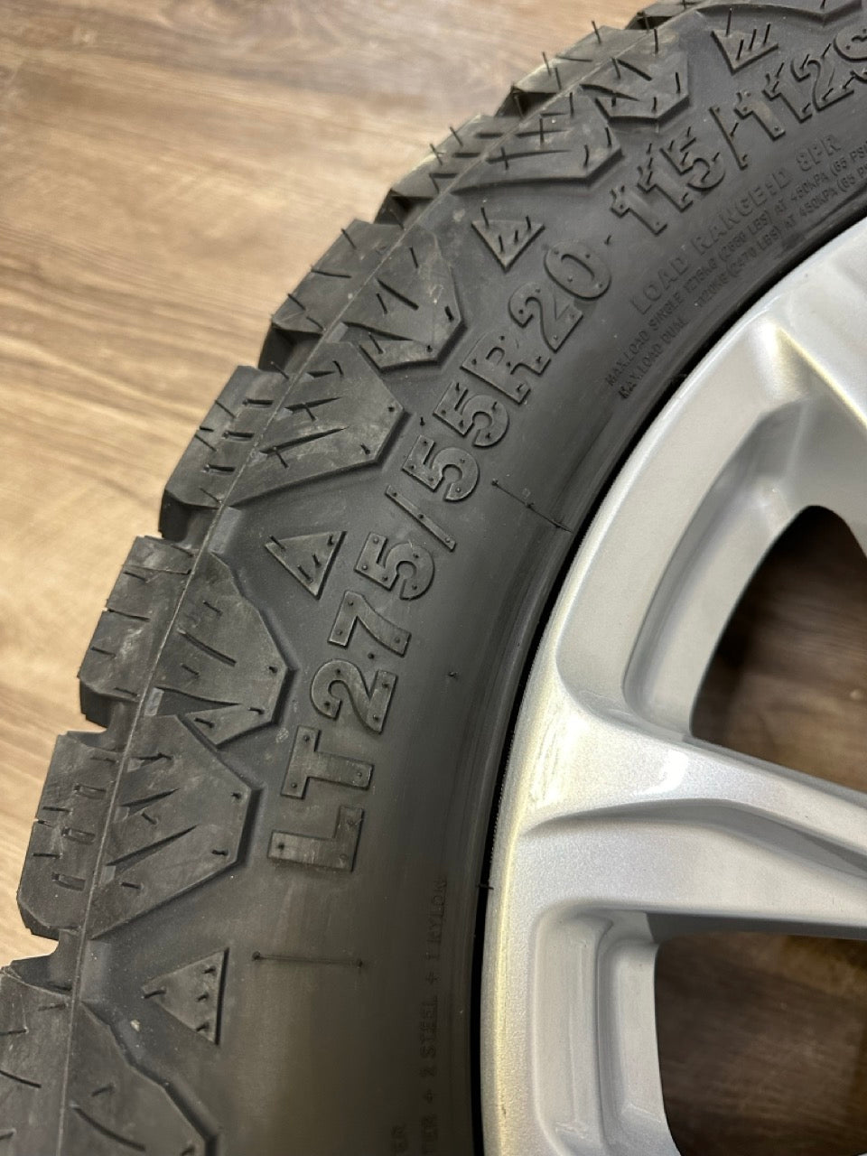 275/55/20 All season tires on rims Chevy GMC 1500