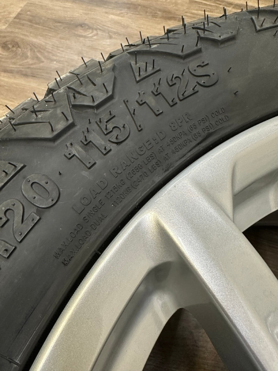 275/55/20 All season tires on rims Chevy GMC 1500