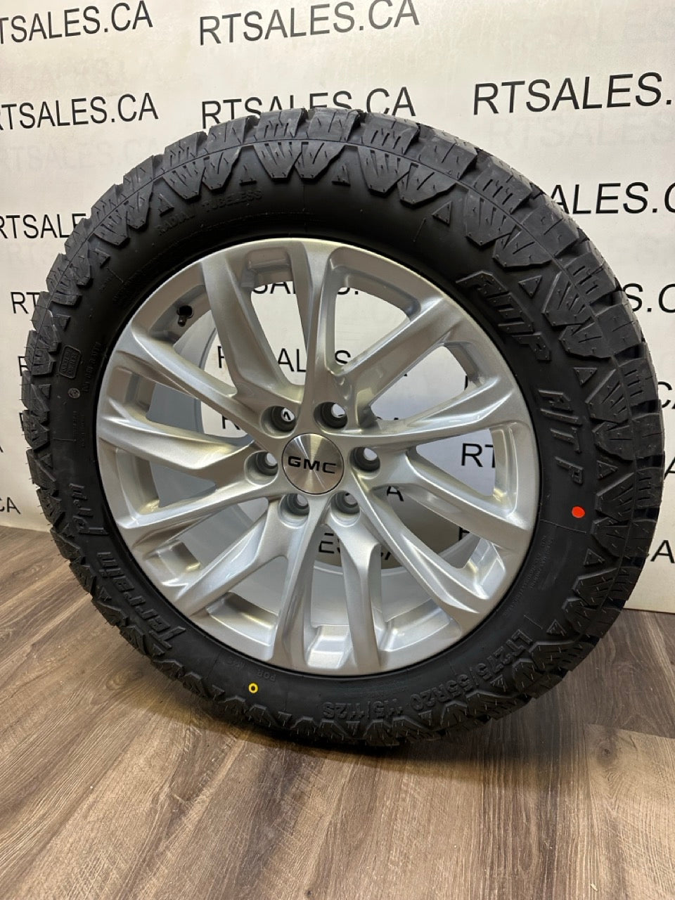 275/55/20 All season tires on rims Chevy GMC 1500