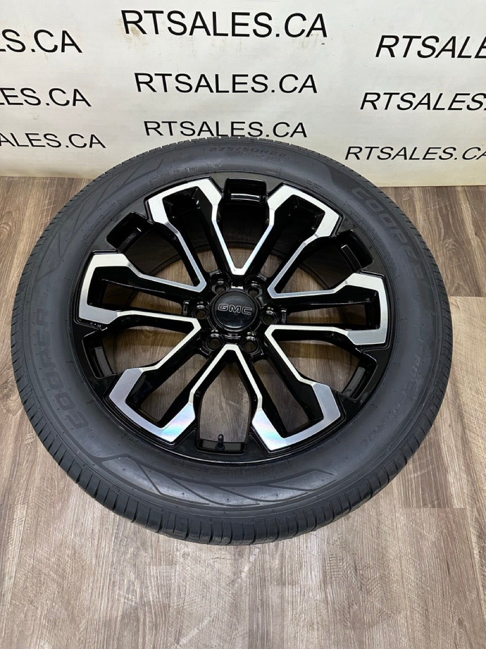275/50/22 tires 22x9 GMC Chevy 1500 Replika Rims 6x139.7
