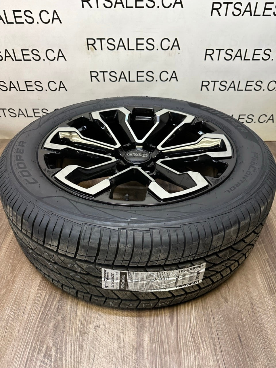 275/50/22 tires 22x9 GMC Chevy 1500 Replika Rims 6x139.7
