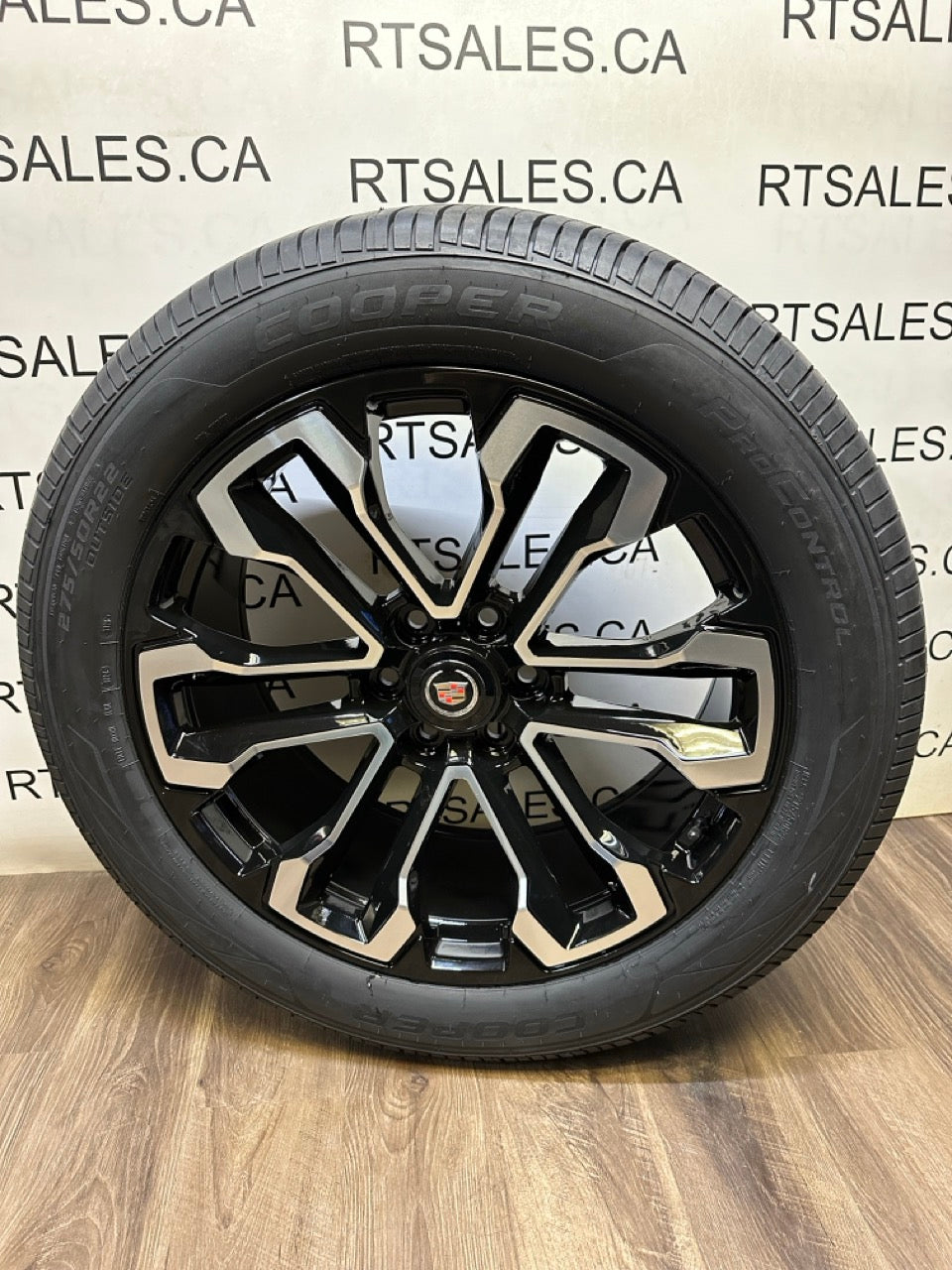 275/50/22 tires 22x9 GMC Chevy 1500 Replika Rims 6x139.7