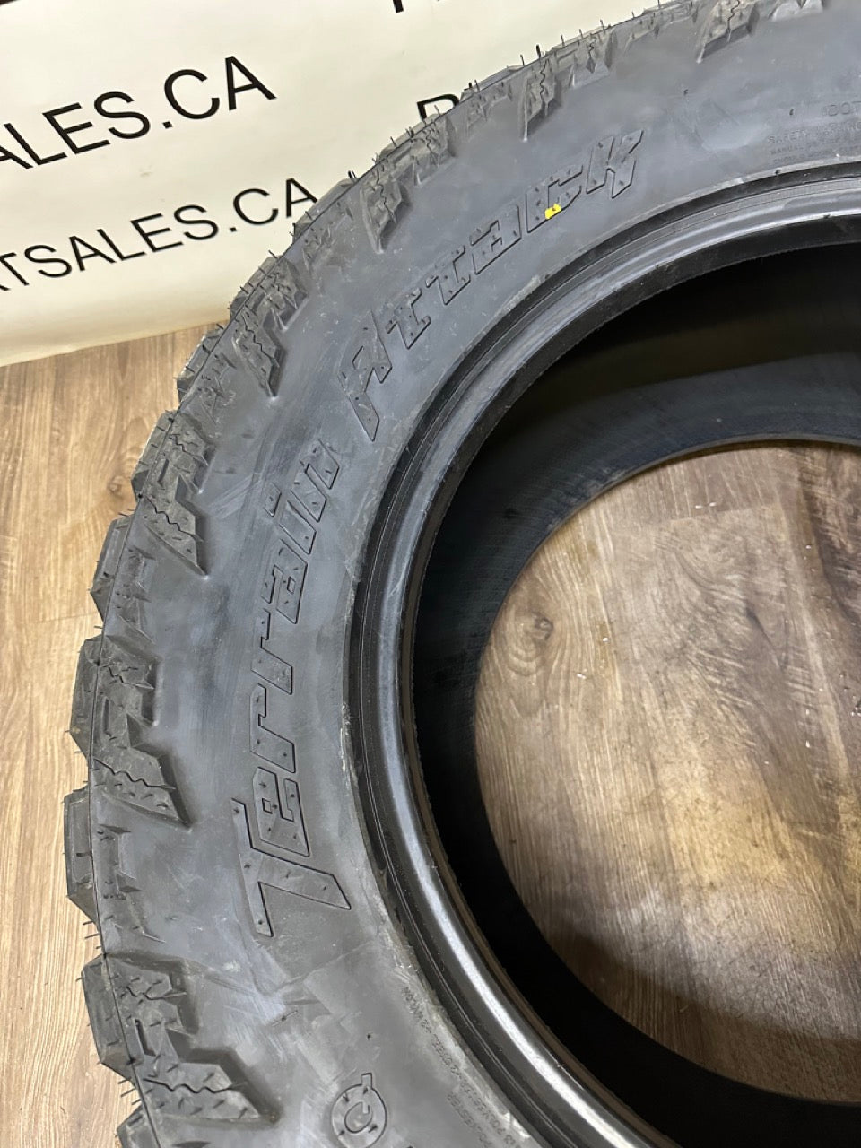 LT 37x13.5x22 Amp TERRAIN ATTACK M/T E Mud All Season
