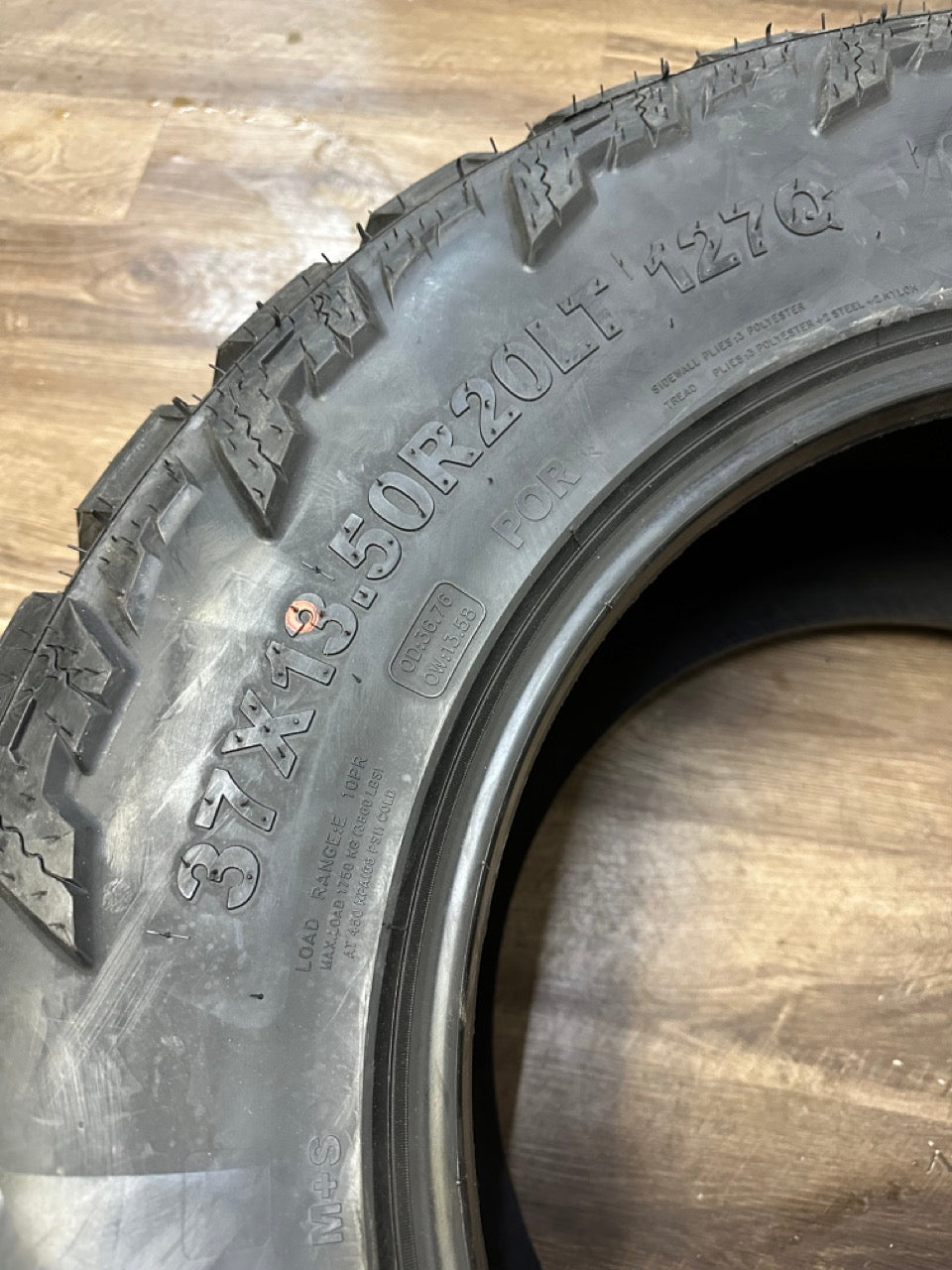 LT 37x13.5x22 Amp TERRAIN ATTACK M/T E Mud All Season