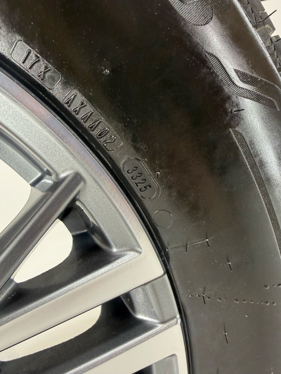 255/65/18 Tires GMC CHEVY FACTORY OEM Rims 6x120 (Takeoffs)