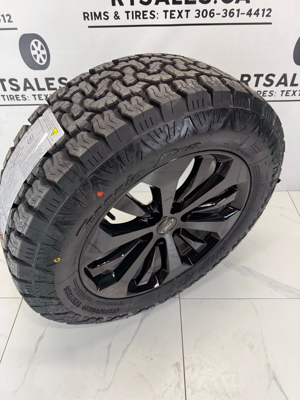 LT 275/60/20 Amp tires on rims Ford F-150 20 inch Limited