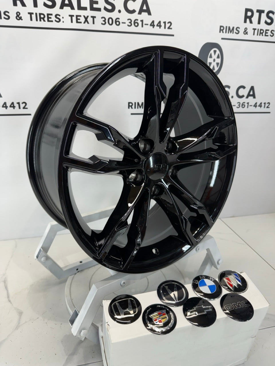 18x8 Rims 5x120 Gloss black R165