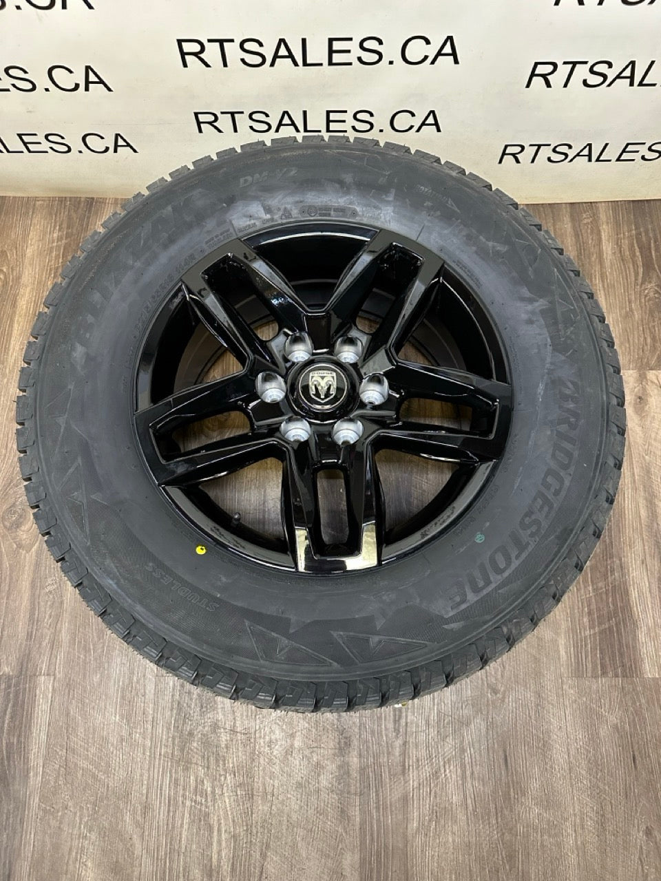 275/65/18 Bridgestone WINTER tires rims Ram 1500