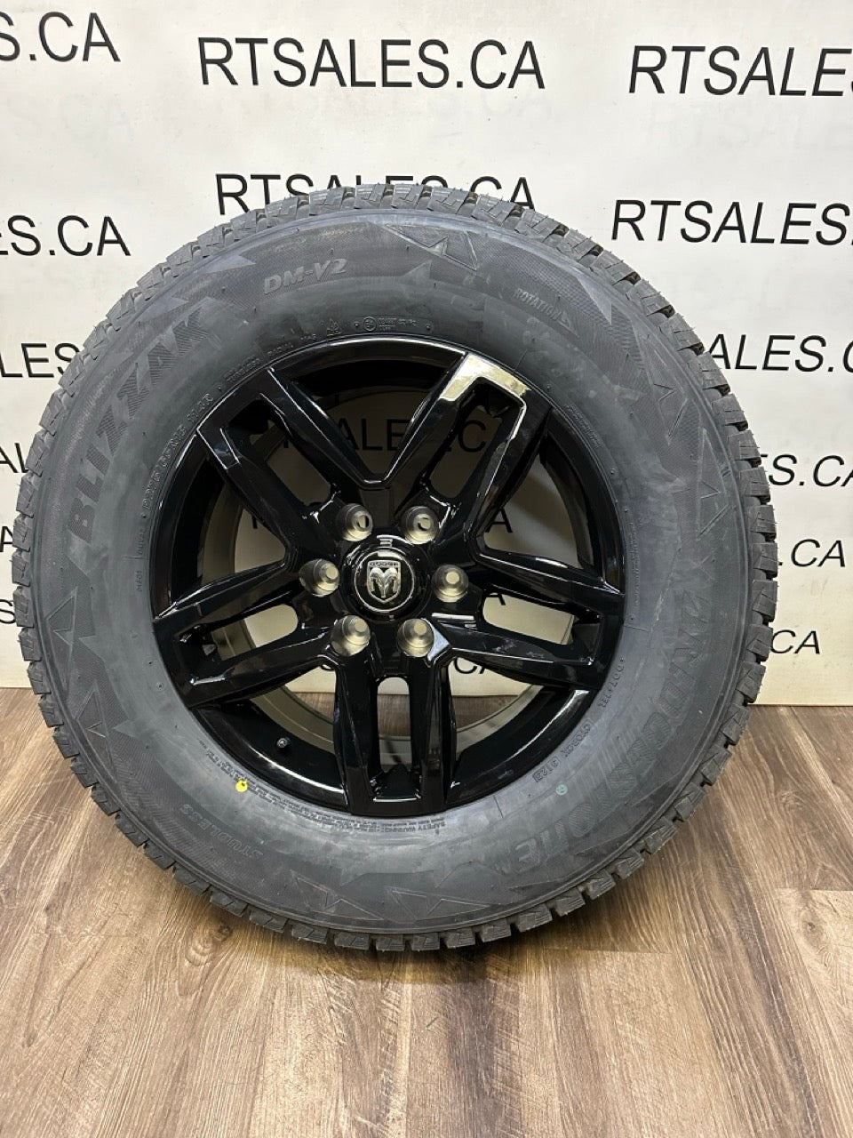 275/65/18 Bridgestone WINTER tires rims Ram 1500