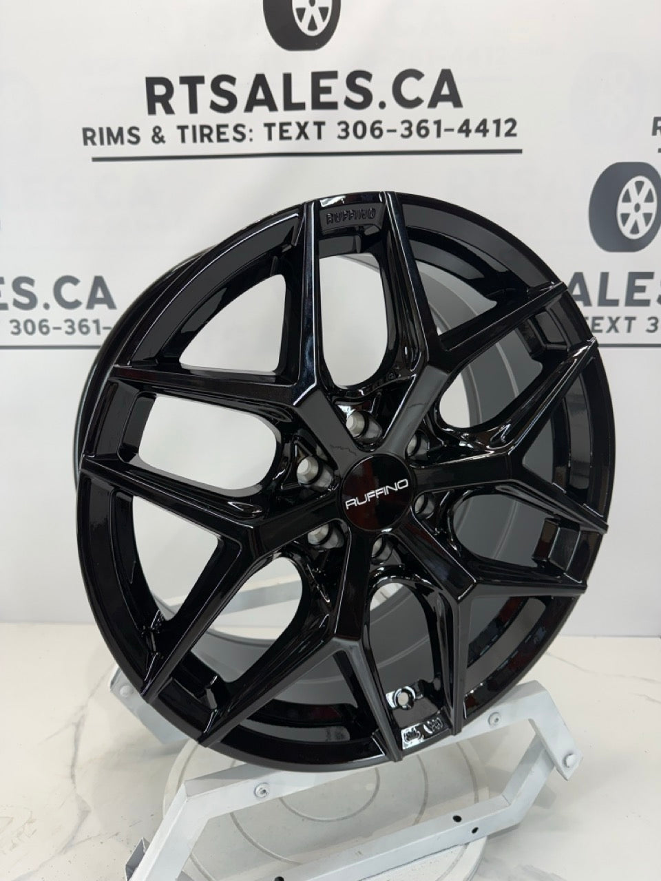 18x8 Ruffino Demon Rims 6x120