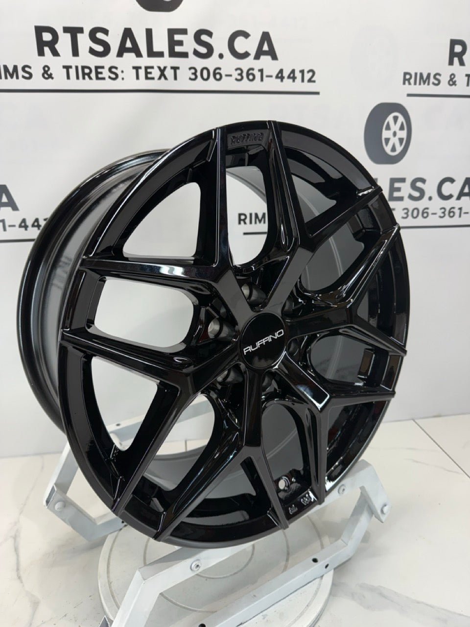 18x8 Ruffino Demon Rims 6x120