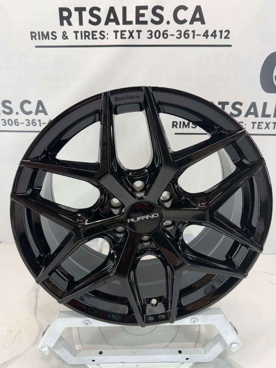 18x8 Ruffino Demon Rims 6x120