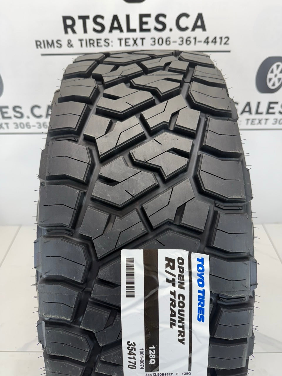 LT 35x12.5x17 Toyo R/T Trail 10 Ply