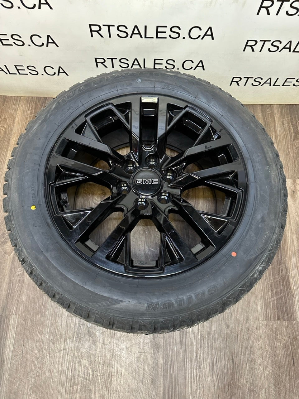 275/55/20 Sailun Winter tires on rims Chevy GMC 1500