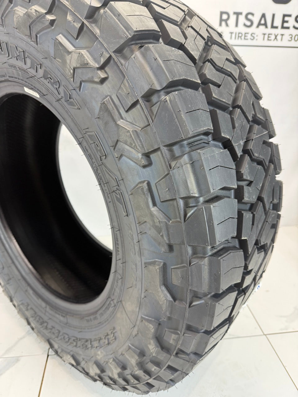 LT 35x12.5x22 Toyo R/T Trail 12 Ply