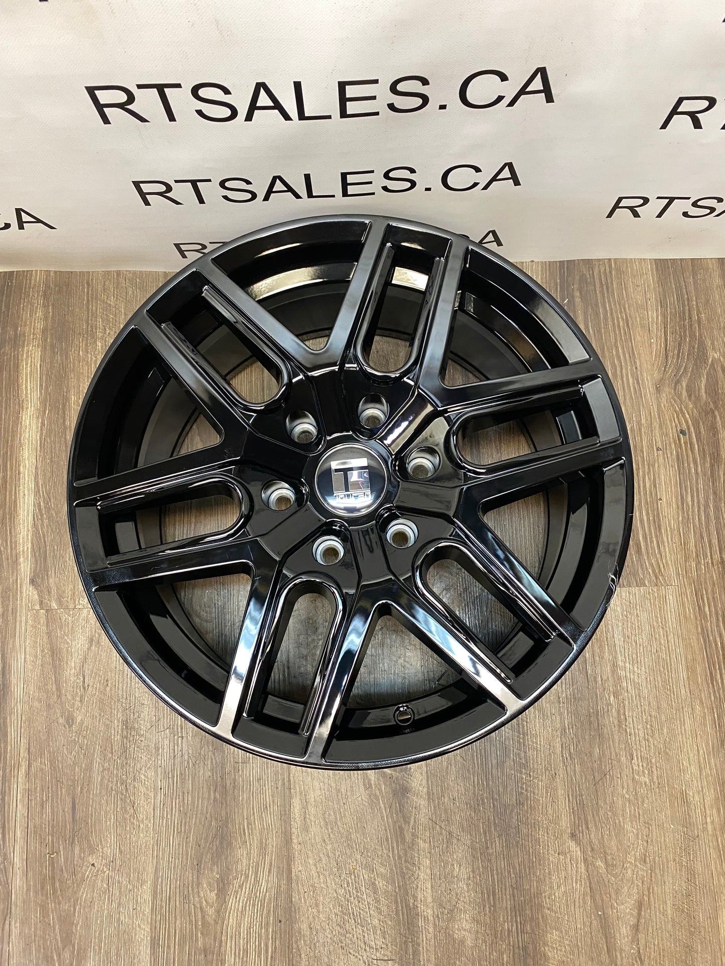 18x8.5 Touren Rims 6x135 Ford F150 & Expedition
