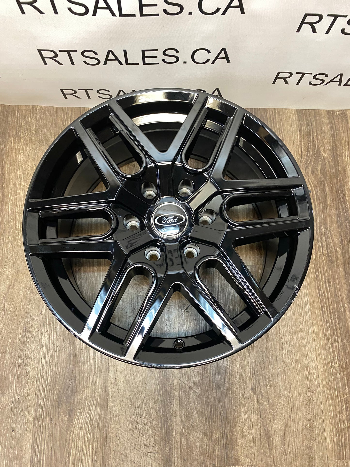 18x8.5 Touren Rims 6x135 Ford F150 & Expedition