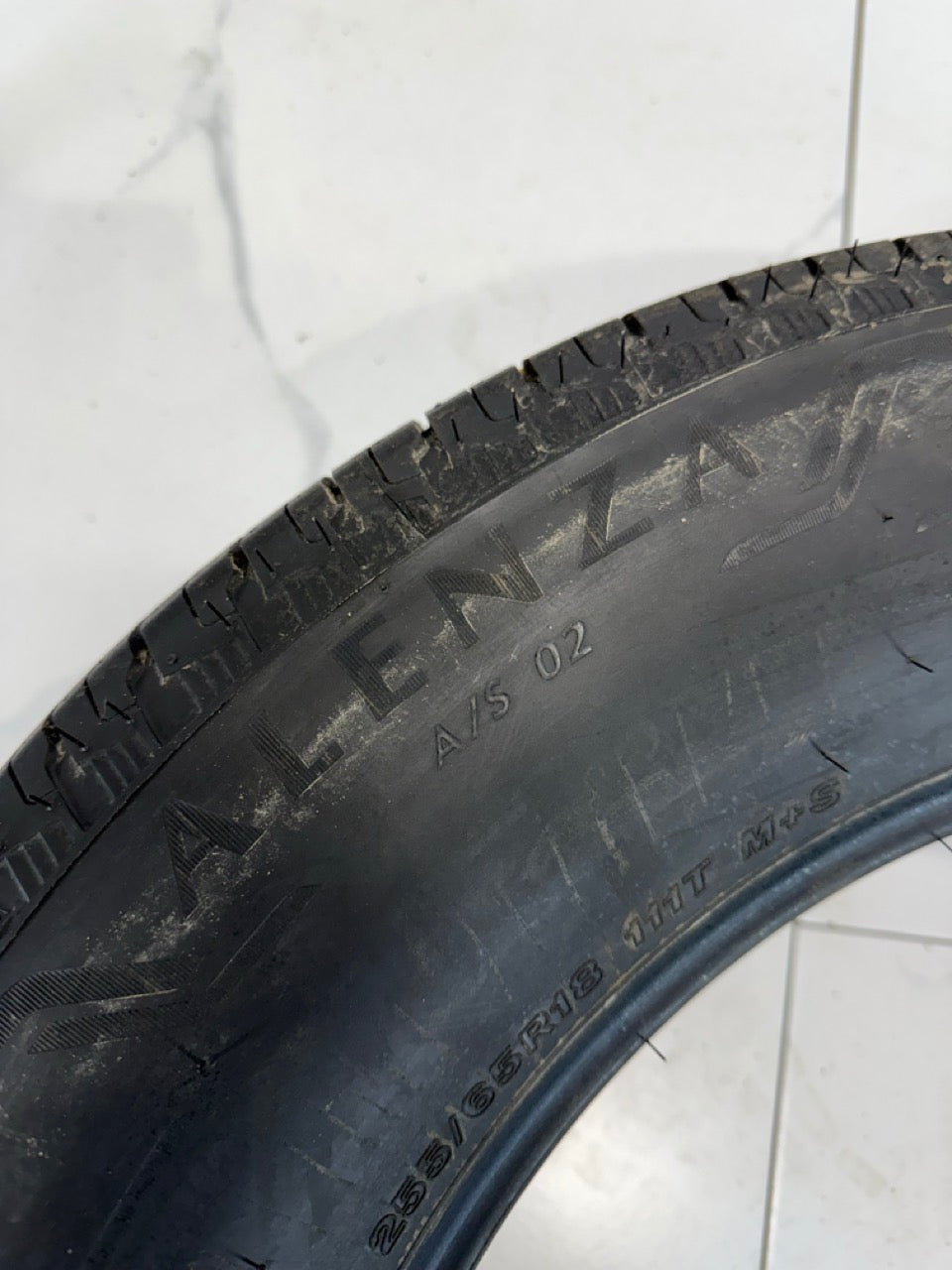 255/65/18 Bridgestone Alenza all season (Takeoffs)