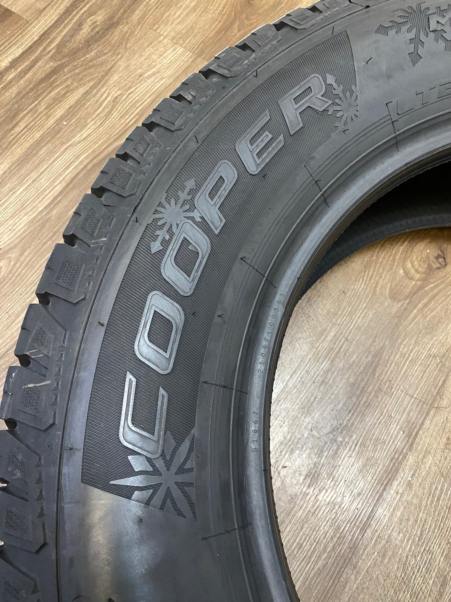 LT 275/65/20 Cooper Discoverer Snow Claw 10 ply