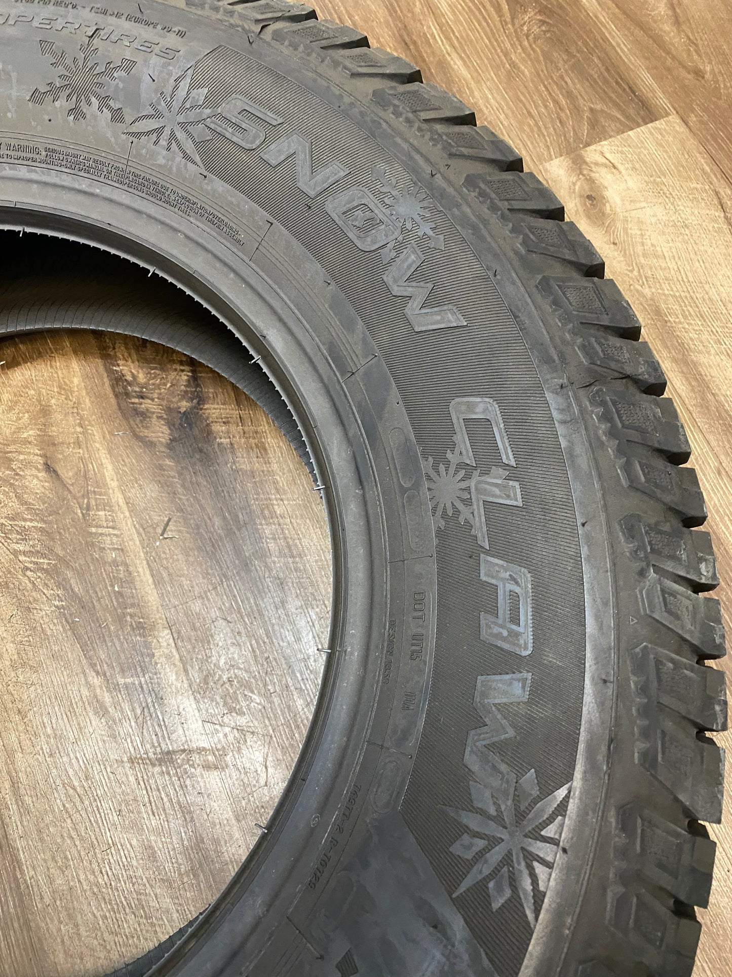 LT 275/70/18 Cooper DISCOVERER SNOW CLAW E Studdable Winter Tires - R&T Sales