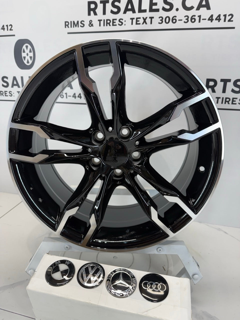 18x8 replica 165 Rims 5x112 Black/Machined
