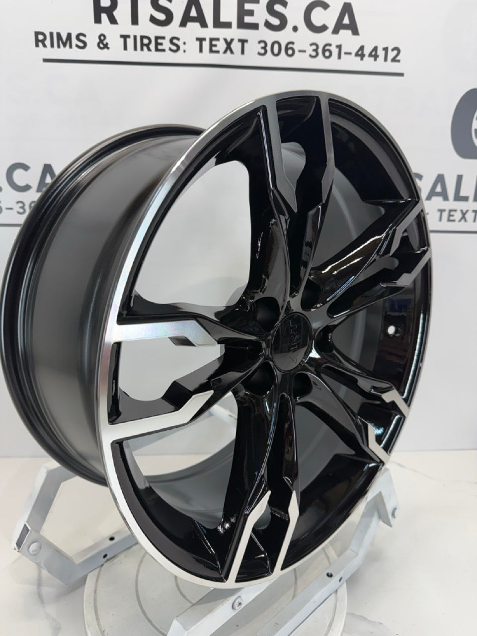 18x8 replica 165 Rims 5x112 Black/Machined