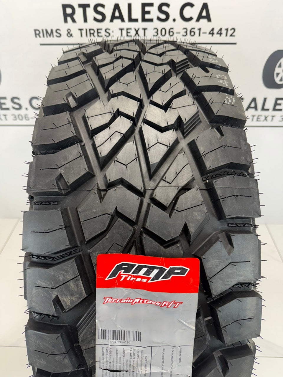 LT 37x13.5x24 Amp TERRAIN R/T F All Season Tires