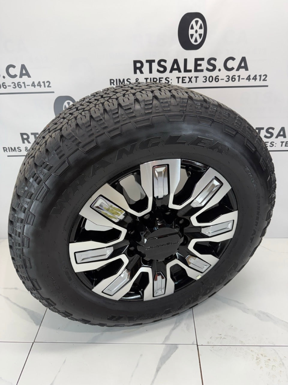 275/65/20 Goodyear 20" GMC Denali Factory Rims 8x180 (Takeoffs)