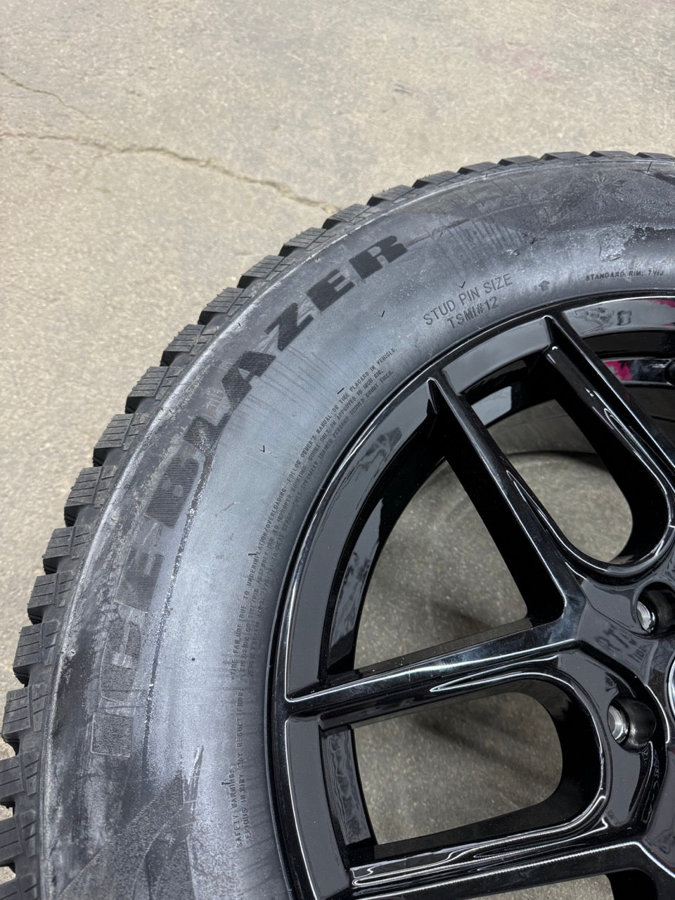 255/65/18 WINTER TIRES rims 5x114.3 Ford Explorer