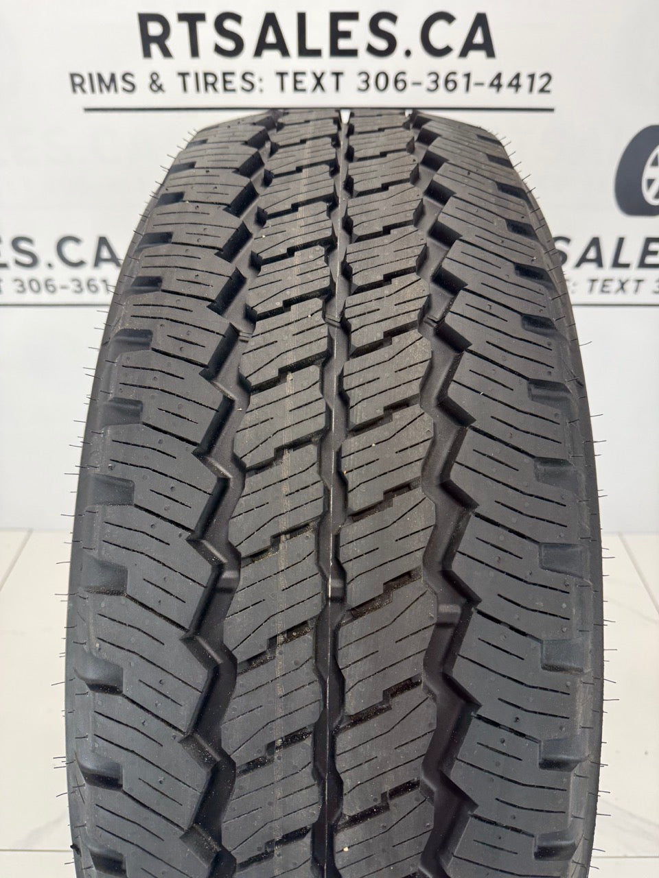 275/65/20 Bridgestone Dueler E Tires. (takeoffs)