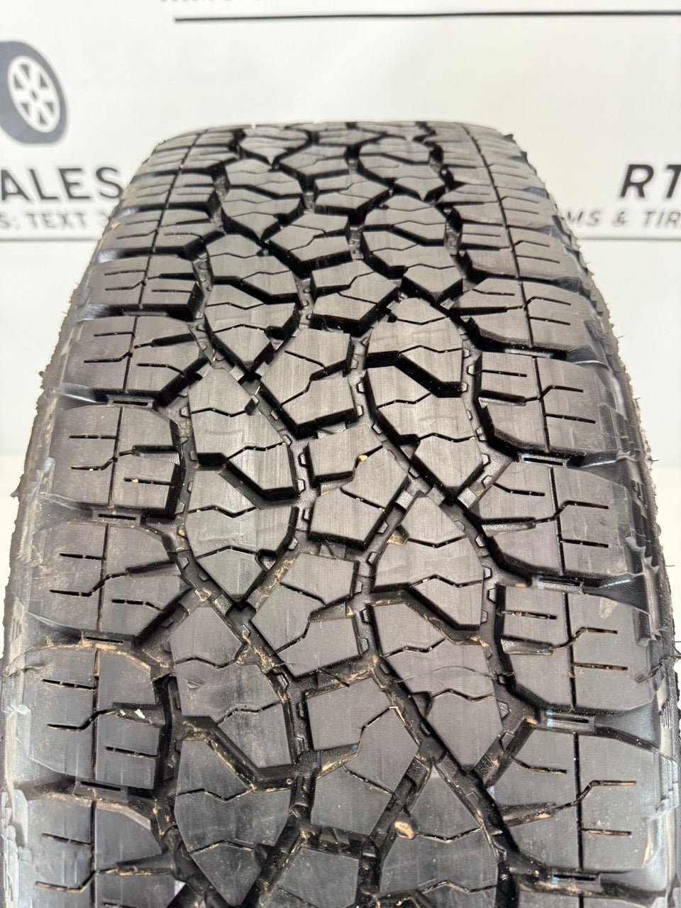 275/65/20 Tires GMC CHEVY High Country Rims 8x180. 2500 3500 TAKEOFFS