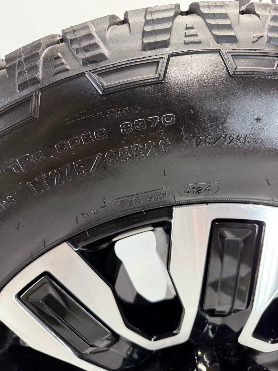 275/65/20 Tires GMC CHEVY Rims 8x180 2500 3500 (Takeoffs)
