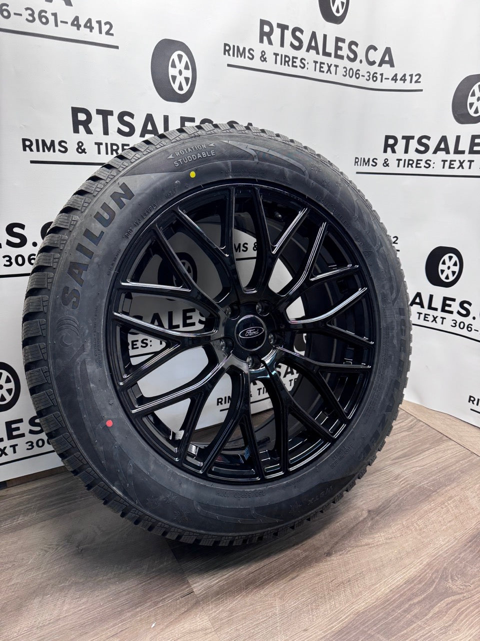 255/55/20 winter tires 20x8.5 Rims 5x114.3 ford explorer