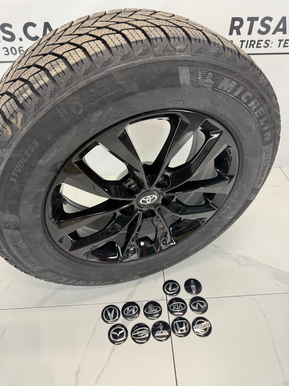 225/65/17 Michelin X-ice tires rims 5x114.3 TOYOTA RAV4 MAZDA