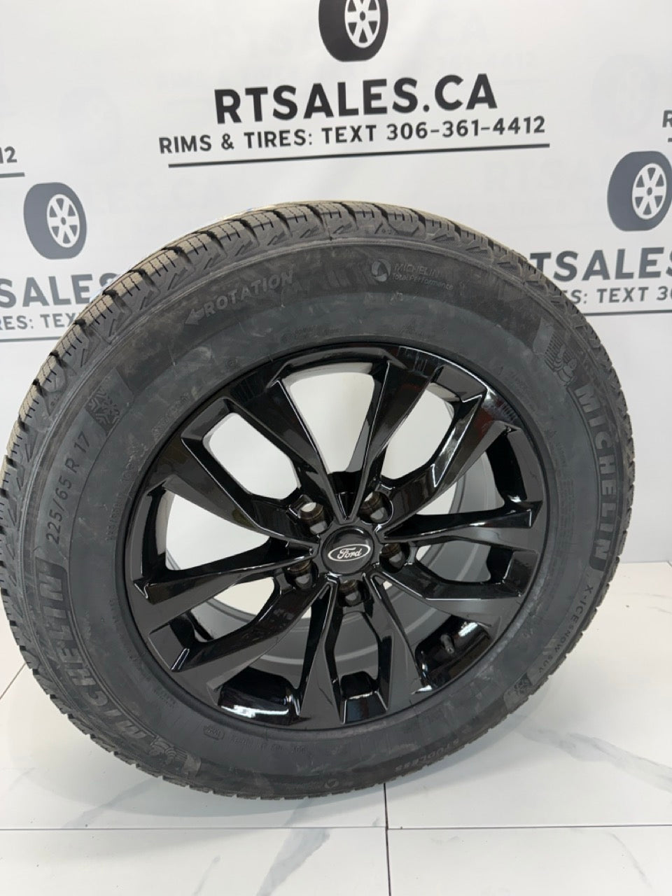 225/65/17 Michelin Winter tires Rims 5x108