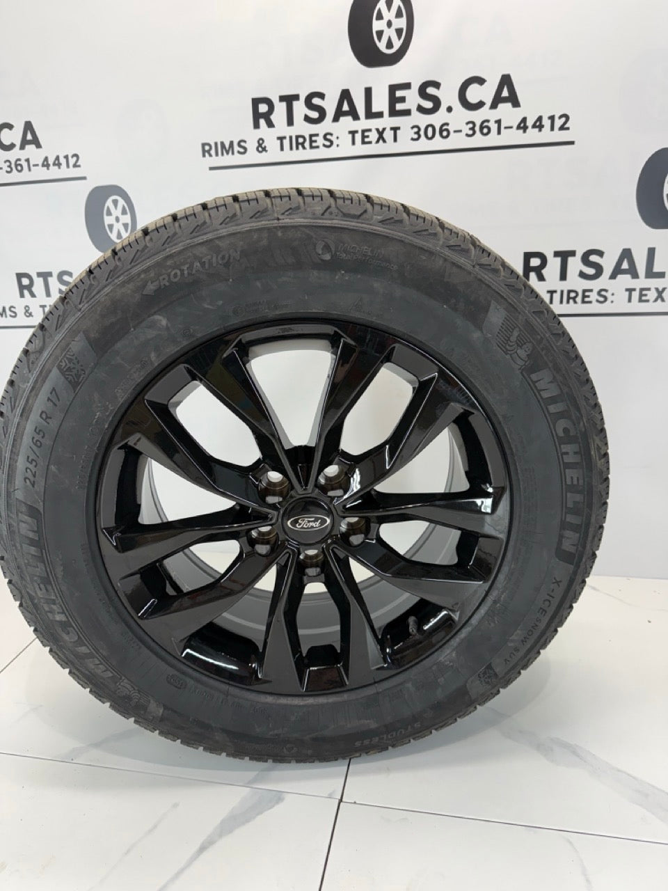 225/65/17 Michelin Winter tires Rims 5x108